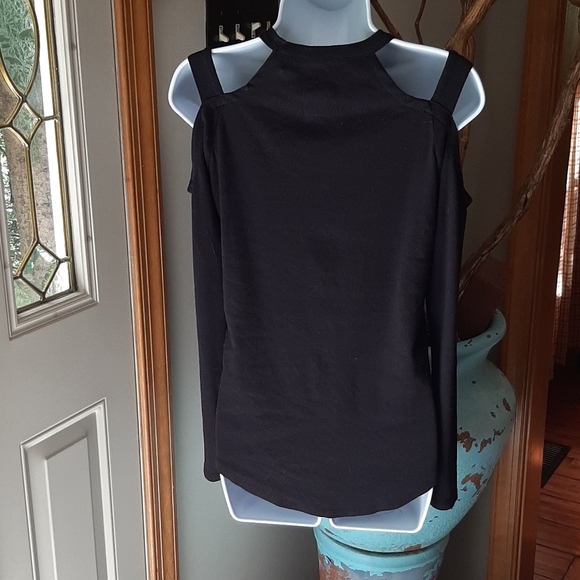 Top - Picture 3 of 5